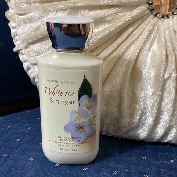 BATH & BODY WORKS SET. . . WHITE TEA & GINGER SCENT - Picture 5 of 6